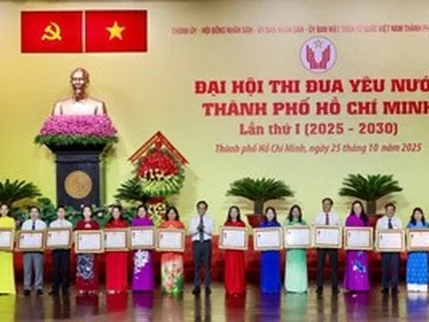 THI ĐUA ĐỂ TPHCM VƯƠN XA: Phát triển đô thị năng động, nghĩa tình