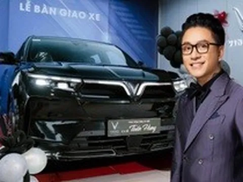 Tuấn Hưng chốt thêm VinFast VF 9 thứ 2 với màu tương phản chiếc đầu được vợ tặng