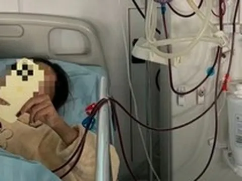 Người phụ nữ 26 tuổi suy thận giai đoạn cuối, bác sĩ nói: Uống nó như nước thì thận bằng sắt cũng không chịu nổi!