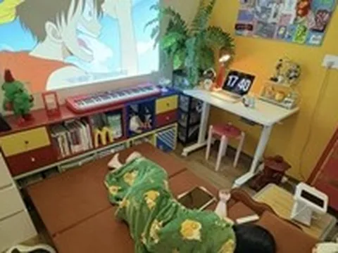 Cô gái trốn cả thế giới trong căn phòng 9m2 cải tạo đẹp như phim Anime: Góc nào cũng chữa lành mạnh mẽ