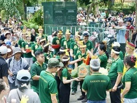 Phi Phi rước dâu, Thảo Em "theo chồng về dinh" tại Thảo Cầm Viên