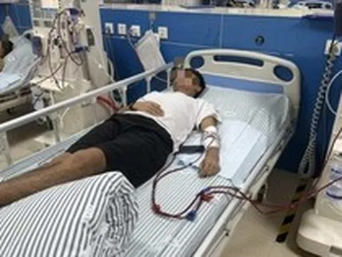 Người đàn ông bị suy thận cấp vì món tương đậu nành, bác sĩ nói thẳng: 4 loại nước chấm "phá thận" nên ăn ít