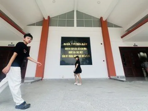 Hình ảnh người dân tìm về “đầu não” cách mạng miền Nam dịp Lễ 30-4 và 1-5