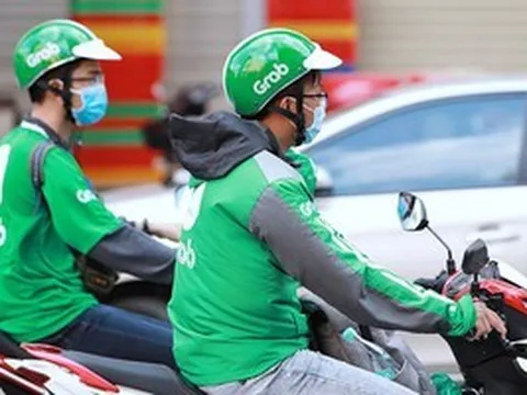 Hà Nội dự kiến siết phạm vi xe ôm, shipper chạy xe xăng