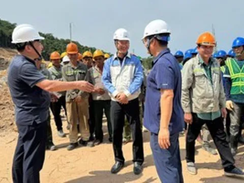 Lãnh đạo ngành điện sát cánh người lao động trên các công trình thi công xuyên lễ 30-4, 1-5