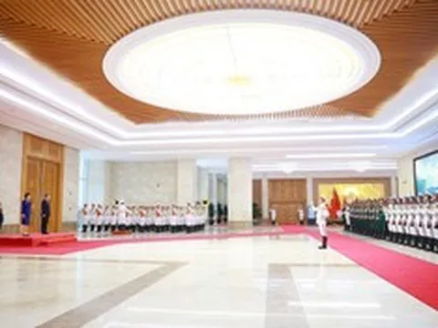 Thủ tướng Lê Minh Hưng chủ trì lễ đón Thủ tướng Nhật Bản
