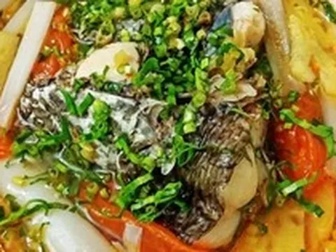 Nấu canh cá đừng chỉ dùng dứa và cà chua: Thêm một nhúm lá này vào, nước dùng thanh vị, khử sạch mùi tanh ngon hơn ngoài hàng