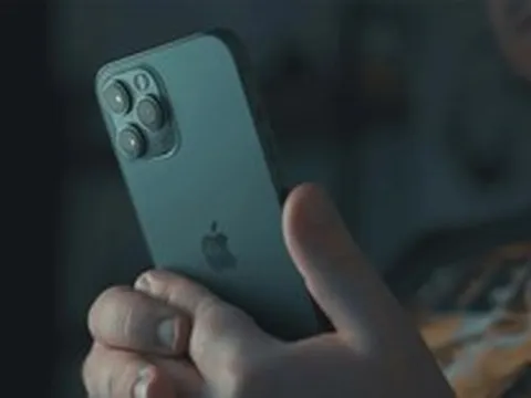 Tôi cứ nghĩ mua iPhone Pro mới là "sang chảnh nhất" để rồi vỡ mộng nhận ra nó không như mình tưởng tượng
