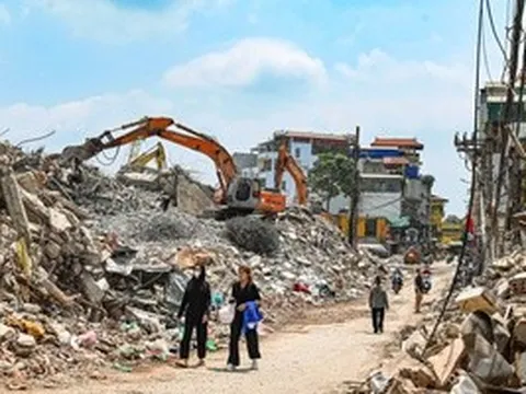 Cận cảnh giải phóng mặt bằng các cây cầu bắc qua sông Hồng