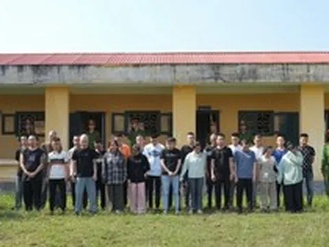 8 tổ công tác đồng loạt bắt giữ 61 người là quản lý, tổ trưởng... trong chuyên án đặc biệt lớn
