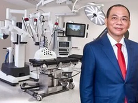 Trước khi thành lập VinSurgical, bệnh viện của tỷ phú Phạm Nhật Vượng đã nhập từ Mỹ những siêu robot phẫu thuật nào? Có loại lần đầu xuất hiện tại Việt Nam
