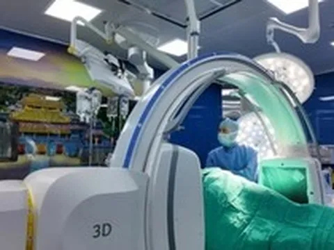 Chịu đau đớn suốt 10 năm, kỹ sư nước ngoài vượt 10.000km sang Việt Nam phẫu thuật: “Cảm giác như được tái sinh”