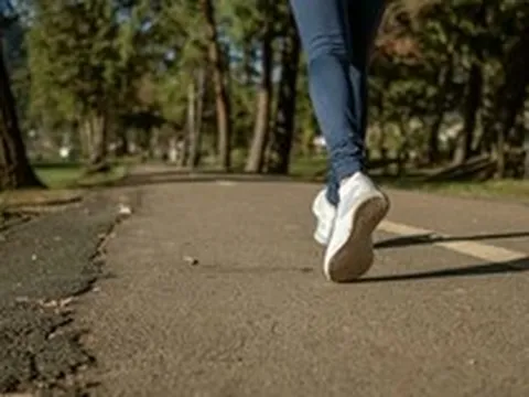 Nghiên cứu trên 100.000 người suốt 8 năm chứng minh: 1 môn thể thao kéo dài tuổi thọ hơn cả chạy hay bơi nhưng thường bị đánh giá thấp