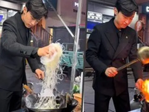 Bán cơm rang ở chợ kiếm 200 triệu mỗi tháng nhờ đẹp trai