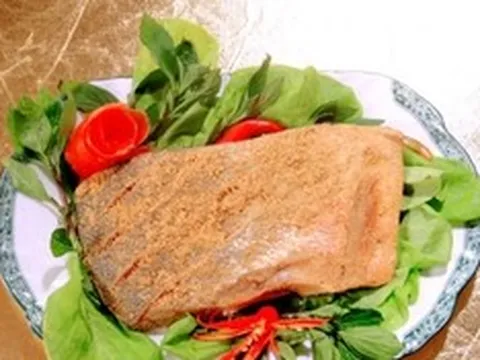 Món cá tốn cơm là đặc sản nổi tiếng của vùng quê đất Tổ, ăn một lần mê tới già