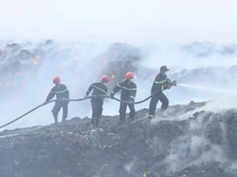 Quảng Ngãi: Khống chế đám cháy tại bãi rác Nghĩa Kỳ sau gần 2 ngày