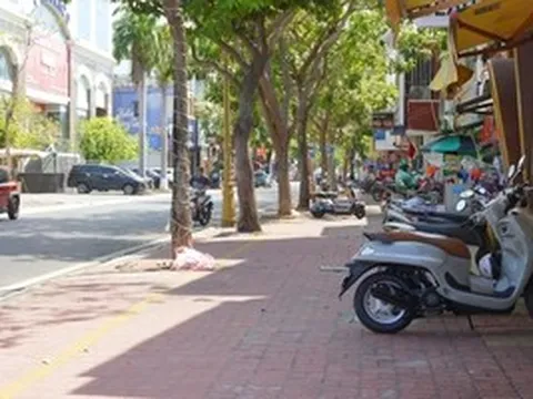 TPHCM: Sau sáp nhập, hồ sơ xin cấp phép sử dụng vỉa hè tăng hơn 200%