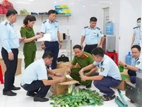 "Đột kích" xưởng sản xuất hàng chục ngàn chai dầu gió giả ở Tây Ninh