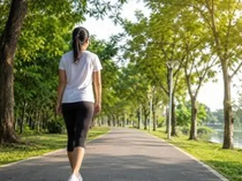 Đi bộ một lần nữa lại được chú ý, bác sĩ phát hiện: Càng đi bộ nhiều mạch máu càng sạch hơn?