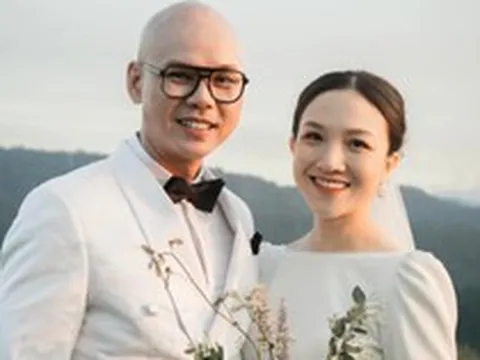 Dòng chia sẻ lạ của bà xã ca sĩ Phan Đinh Tùng