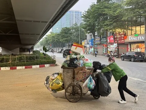 Hà Nội: Phân loại rác từ nguồn "vướng" ý thức người dân