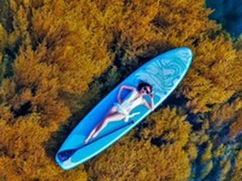 Du khách bị ‘cánh đồng rong mơ' mê hoặc