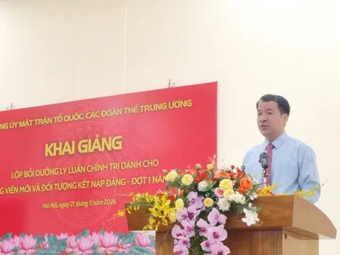 Trang bị nền tảng lý luận chính trị cho đảng viên mới và đối tượng kết nạp Đảng