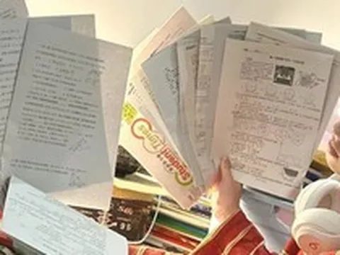 Tại sao nên dọn sạch đề thi cũ khỏi bàn học?
