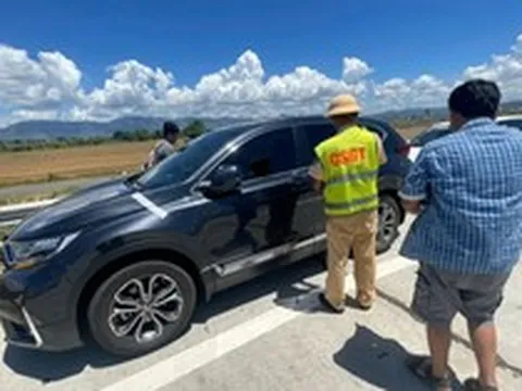 Không bằng lái vẫn chạy ô tô trên cao tốc, tài xế và chủ xe bị phạt 53 triệu