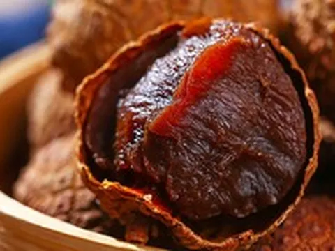 Loại quả Việt vỏ "xù xì", bên trong mọng ngọt, được ví bổ dưỡng chẳng kém nhân sâm, tổ yến