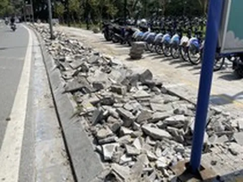 Phường Hai Bà Trưng lên tiếng việc đục phá vỉa hè lát đá 'bền trăm năm'