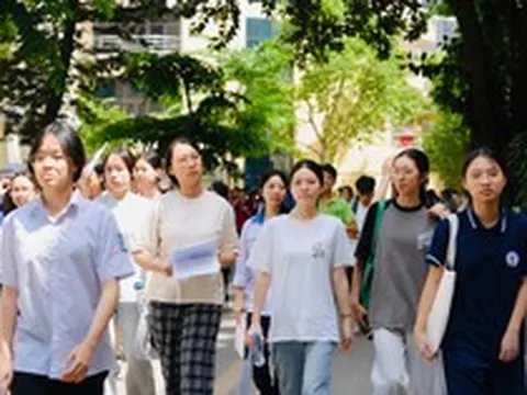 Đề thi Ngữ văn lớp 10 gây tranh cãi, đại diện trường THPT phản hồi thế nào?