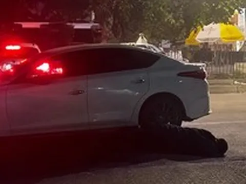 Tài xế Mazda lao xe vào nhóm người trước nhà hàng ở Nghệ An, nạn nhân gãy chân