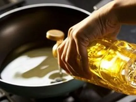 Lời khuyên cho các gia đình hay dùng dầu thực vật để nấu ăn