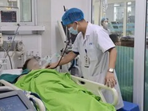 Hai người đàn ông nhập viện vì sốc nhiệt giữa đợt nắng nóng gay gắt