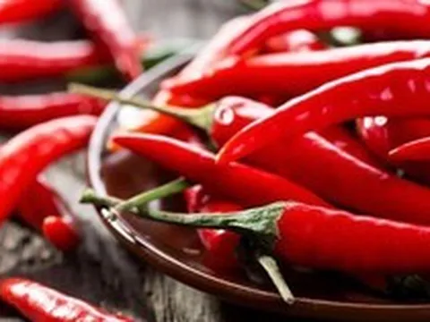 Ăn ớt 3 bữa mỗi ngày, người đàn ông 56 tuổi xuất hiện dấu hiệu “lạ”