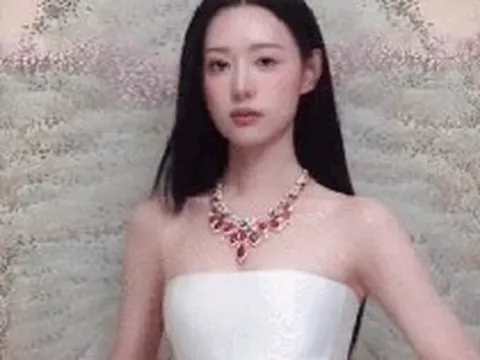Mỹ nhân "đơn giản nhất showbiz": Mặc basic mà ra vibe sang chảnh, không tạo nét vẫn phát sáng trong đám đông