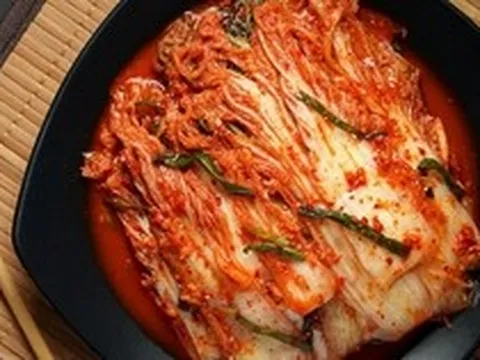 Phát hiện kim chi có khả năng giúp cơ thể đào thải vi nhựa