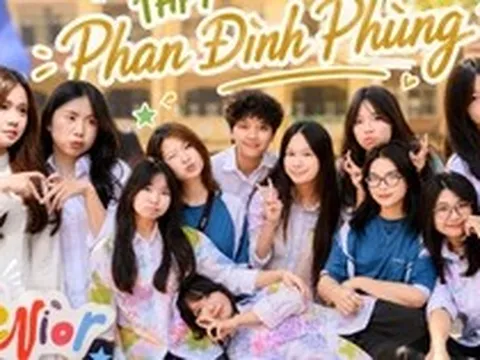 Ghé trường cấp 3 có cảnh quan đẹp nhất Hà Nội dự lễ bế giảng: Trời gần 40 độ, dàn nữ sinh vẫn chiếm trọn spotlight
