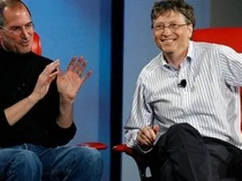 Hai vị tỷ phú nuôi con gái khác nhau thế nào? Nhìn cuộc sống của con gái Bill Gates và con gái Steve Jobs sẽ thấy