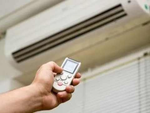 Hiện tượng điều hòa đang bật thì tự tắt
