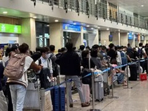 Cơ quan Thuế vừa thông báo tạm hoãn xuất cảnh đối với những người có tên trong danh sách sau