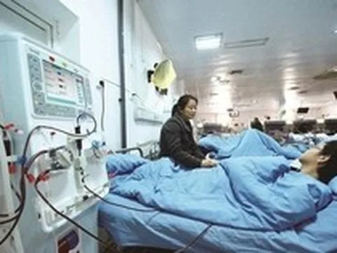Nam thanh niên mới 28 tuổi đã mắc suy thận, người mẹ thở dài: “Tôi đã nhắc con đừng làm 3 việc này nữa”