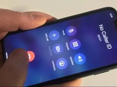 Nghe cuộc gọi số lạ, người đàn ông cảnh giác cúp máy luôn nhưng sau đó nhận thông báo: Tài khoản cộng thêm 1.000 tỷ đồng