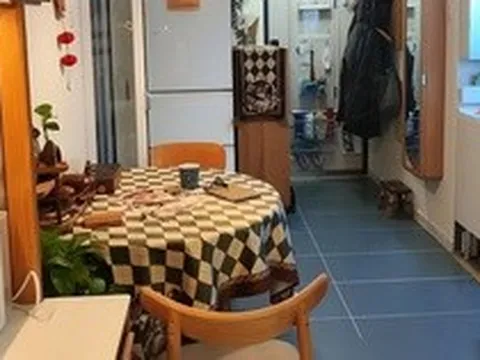 Căn hộ chỉ 30m² của gia đình 3 người khiến nhiều người ngỡ ngàng: Không thừa một mét vuông nào, sống gọn mà vẫn đủ đầy