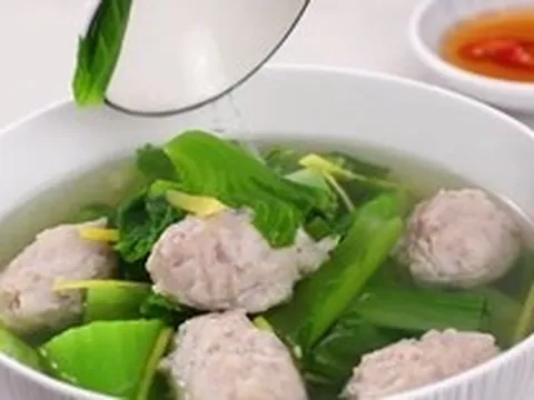 Thứ rau đắng ngắt tưởng khó nuốt đem quết với loại cá dẻo quánh này, nước canh ngọt lịm, tỉnh người sau 5 phút đi nắng