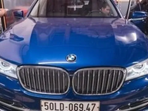 Giảm giá 2 xe sang của bà Trương Mỹ Lan để đấu giá lại
