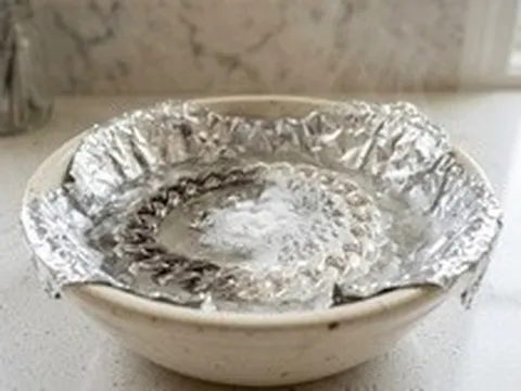Mẹo làm trắng dây chuyền bạc xỉn màu, lấy lại vẻ sáng bóng như mới