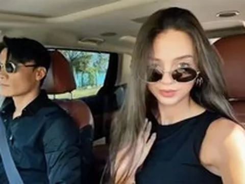 Bùi Tiến Dũng và vợ mẫu Tây lên đồ tone-sur-tone, tình tứ trên xế hộp bạc tỷ khiến netizen trầm trồ: Quá slay, quá đẹp đôi rồi!
