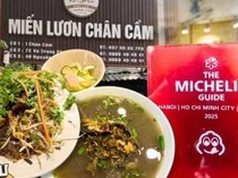 Quán miến lươn 40 tuổi 2 năm liên tiếp được Michelin Guide gọi tên, khách phải đợi 20 phút mới được ăn món gia truyền